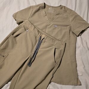 Figs Catarina top and Zamora jogger (The Jogger Set)